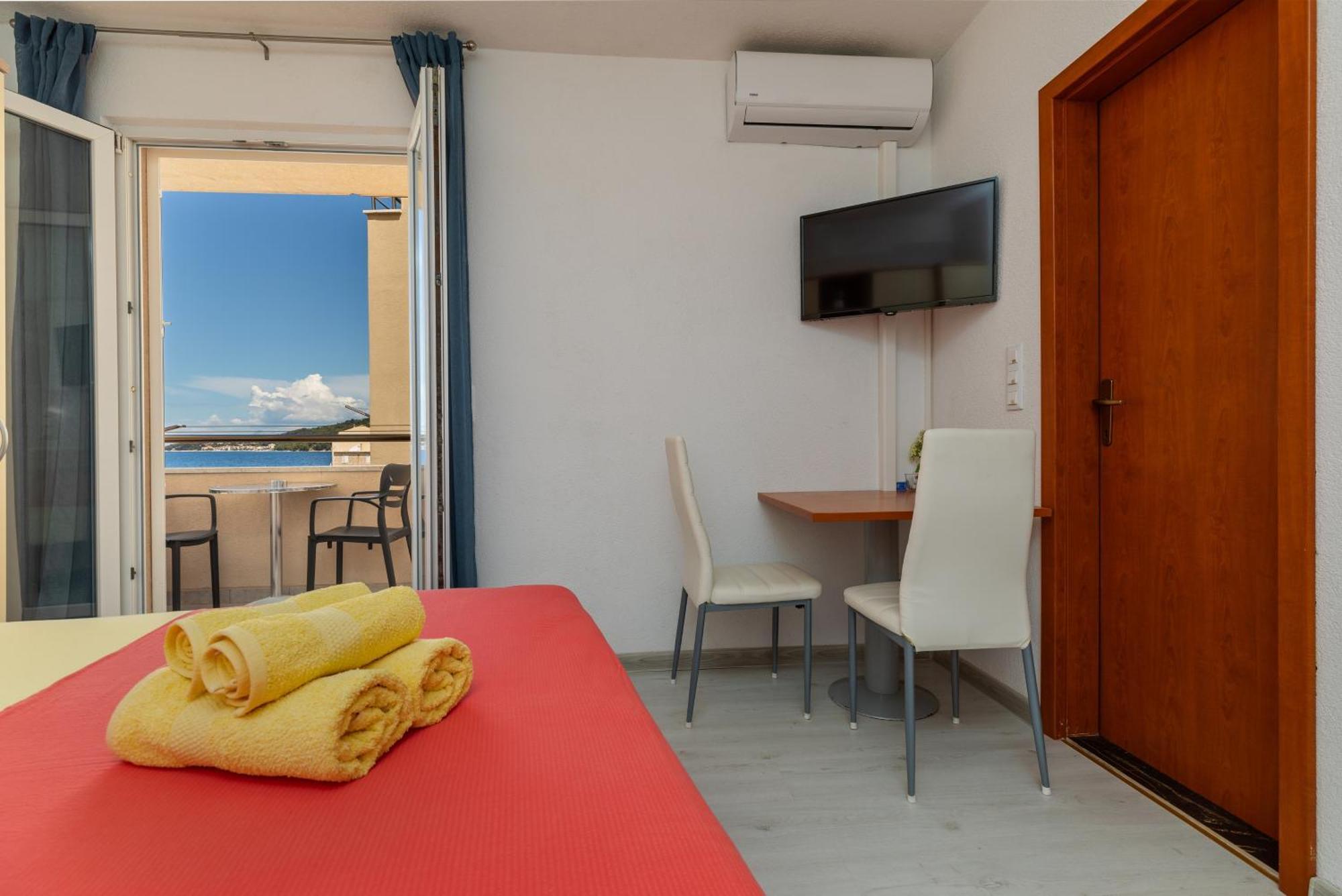 Apartments By The Sea Drasnice, Makarska - 6697 Exterior foto