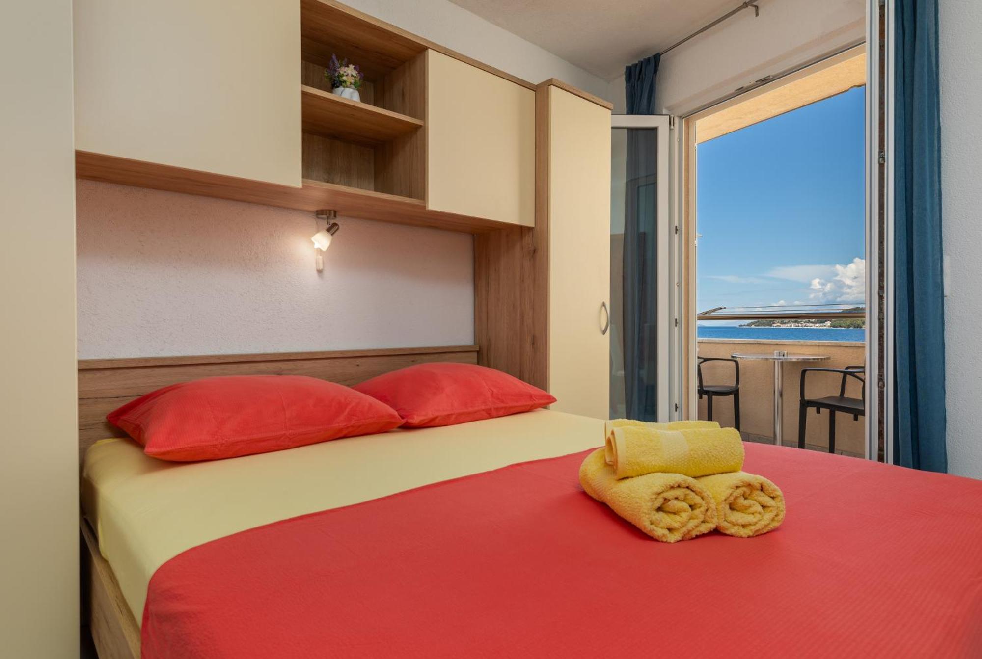 Apartments By The Sea Drasnice, Makarska - 6697 Exterior foto